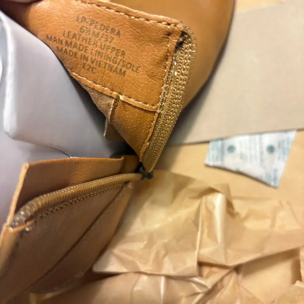 Lucky Brand Quendy Leather Boots 9.5 NWT Tan Brown Ankle Booties Buckle Western